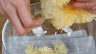 【银耳炖桃胶】美容养颜的佳品的做法步骤:2