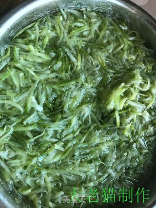 扇贝萝卜丝包子的做法步骤:5