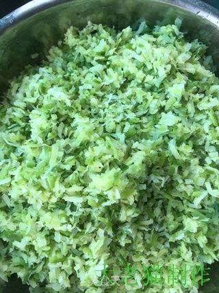 扇贝萝卜丝包子的做法步骤:9