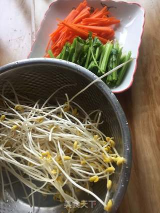 豆芽菜的做法步骤：1