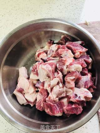 芹菜肉包子的做法步骤:2