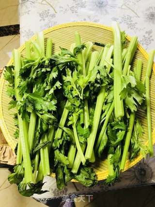 芹菜肉包子的做法步骤:4