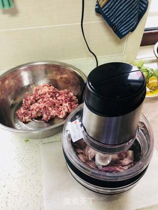 芹菜肉包子的做法步骤:7