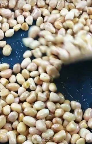 炝拌花生米的做法步骤：2