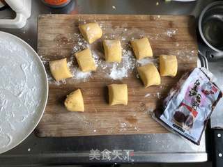 豆沙夹心南瓜饼的做法步骤:6