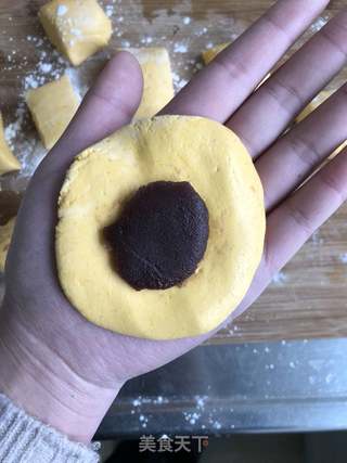 豆沙夹心南瓜饼的做法步骤:8