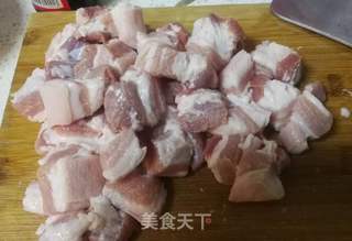 如何使红烧肉口感更好的做法步骤:2