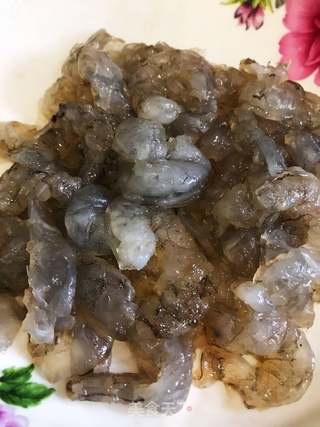 虾仁咖喱炒饭的做法步骤:2