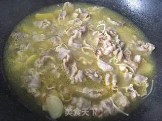酸汤金针肥牛的做法步骤:8