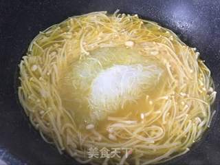 酸汤金针肥牛的做法步骤:5