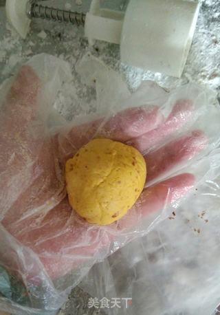 南瓜蒸月饼的做法步骤:9