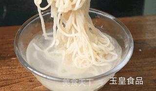 青椒肉丝炒面的做法步骤：1