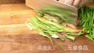 青椒肉丝炒面的做法步骤：2