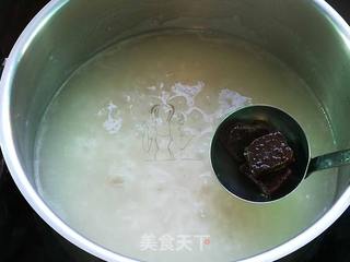 黄芪红糖粥的做法步骤:7