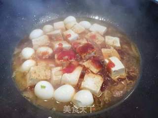 鹌鹑蛋烧豆腐的做法步骤:5
