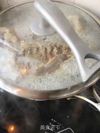 洋葱拌羊肉的做法步骤：1