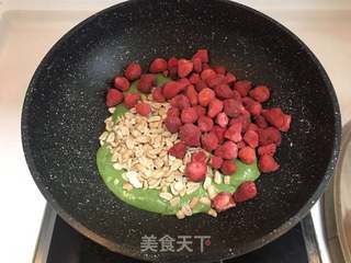 抹茶草莓牛轧糖的做法步骤:8