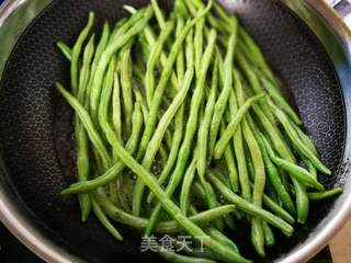 干煸四季豆的做法步骤:3