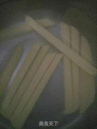 自制薯条的做法步骤:2