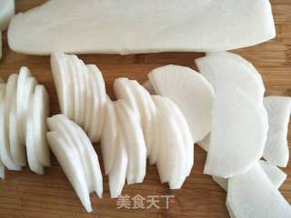 泡椒脆爽白萝卜的做法步骤:2