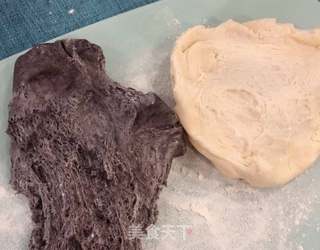 双色牛奶小花卷的做法步骤:6
