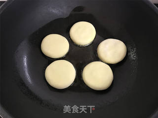 红薯香蕉糯米煎饼的做法步骤:9