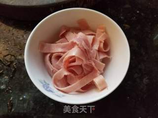 沙茶酱火腿炒面(2人份)的做法步骤:2