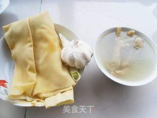 鸡汤豆腐串的做法步骤：1