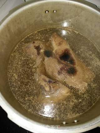 卤制酱香牛肉的做法步骤:4
