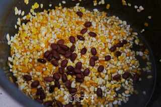 大碴子粥的做法步骤:3