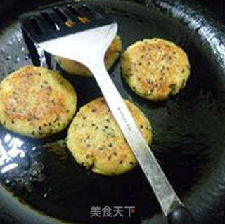 黑芝麻甜玉米豆渣饼的做法步骤:9