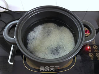 香蕉胚芽米粥的做法步骤:3