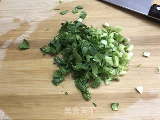 青菜鸡蛋炒饭的做法步骤：2