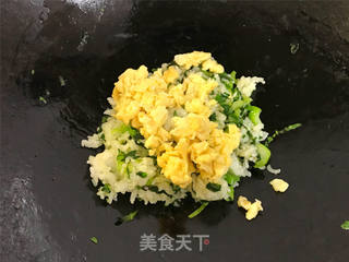 青菜鸡蛋炒饭的做法步骤:8