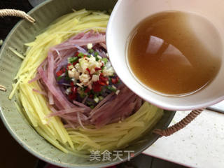 炝拌土豆丝的做法步骤:7