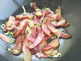 炒腊肉的做法步骤:5