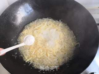 土豆丝酸菜汤的做法步骤:12