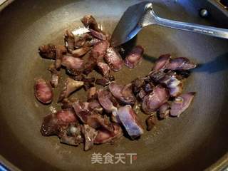 腊味芋仔煲的做法步骤:3