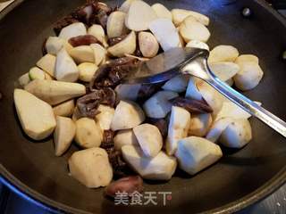 腊味芋仔煲的做法步骤:4