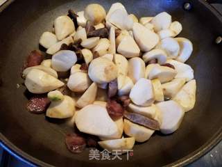 腊味芋仔煲的做法步骤:5