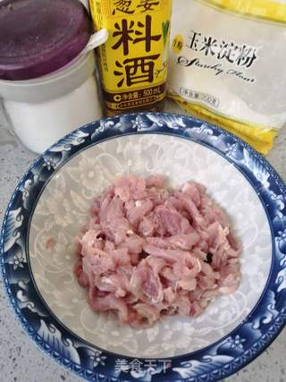 京酱肉丝的做法步骤:2