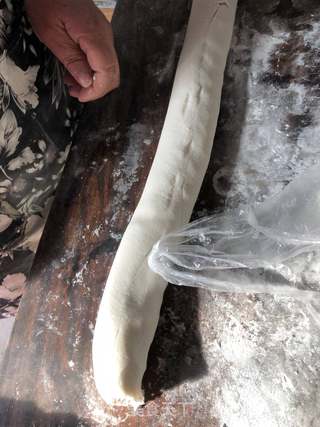 莴笋干肉包的做法步骤:8
