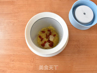 参片枸杞二米粥的做法步骤:3