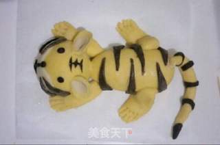 两只老虎馒头的做法步骤:27