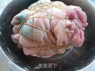 咖喱肘子的做法步骤：2