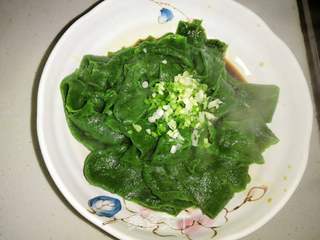 #面食#油泼翡翠裤带面的做法步骤:15