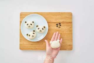 熊猫饭团的做法步骤:7