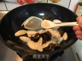 黑木耳炒山药的做法步骤:5