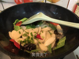 黑木耳炒山药的做法步骤:7