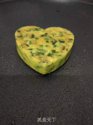 韭菜鸡蛋❤️型饼的做法步骤:11